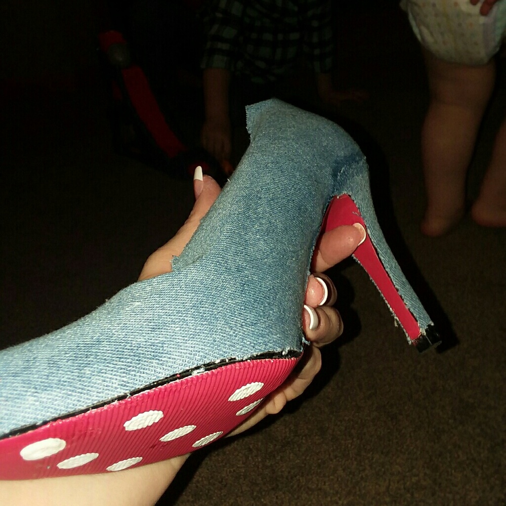 💥COMING SOON💥 CUSTOM MADE MINNIE MOUSE HEELS - Picture 4 of 7